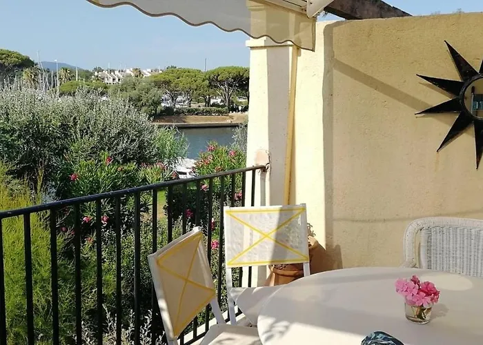 شقة Soleil Bleu Les Pieds Dans L'eau غريمو